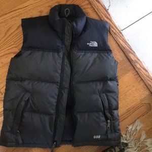 Boys North face vest. Excellent condition.